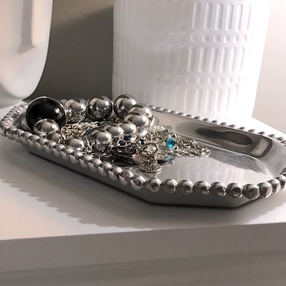 Large SILVER KNOTTED TRAY, heavy, of good quality. Size 12X8 - Picture 3 of 8